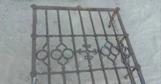 Reja antigua de hierro forjado siglo XVI
