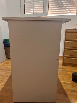 Mesa de escritorio blanca