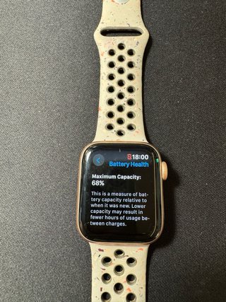 Apple Watch 4 Oro