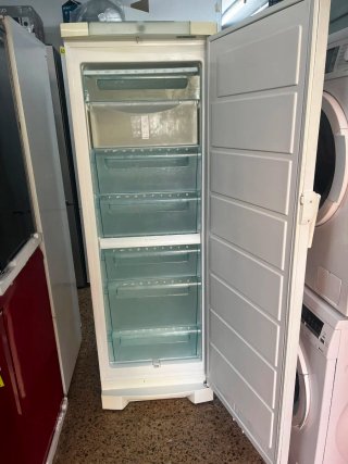 Congelador Vertical Electrolux Blanco