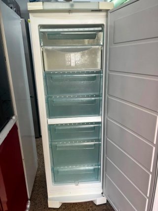 Congelador Vertical Electrolux Blanco
