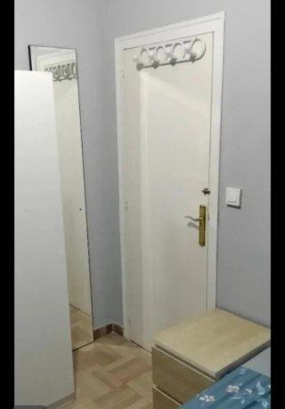 SE ALQUILA HABITACIÓN