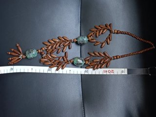 Collar vintage madera y cuentas decoradas