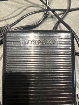 Pedal para máquina de coser eléctrica