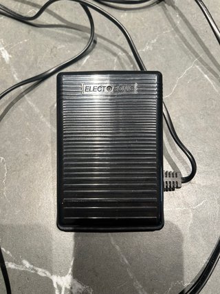 Pedal para máquina de coser eléctrica