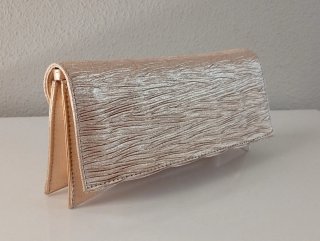 Bolso de mano dorado