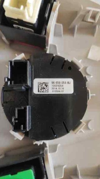 Luz interior 96781244177 citroen c4 picasso 199564