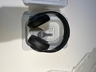 Cascos Beats Studio Pro Negros