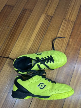 Botas de fútbol niño talla 33