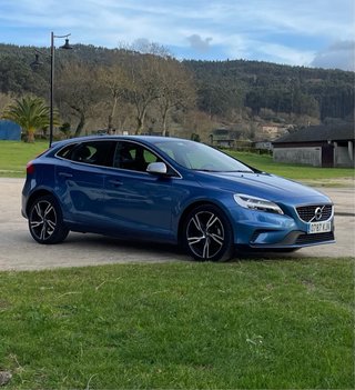 Volvo V40 R-Design