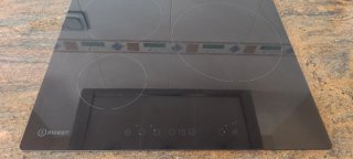 Encimera Inducción Indesit3 fuegos