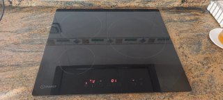 Encimera Inducción Indesit3 fuegos