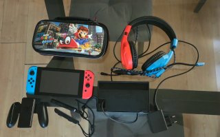Nintendo Switch Azul/Rojo + Accesorios