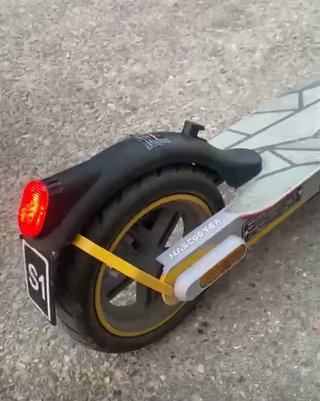 Patinete eléctrico gris