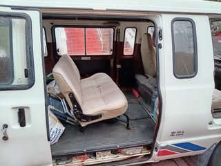 Nissan Vanette de batalla larga acristalada 1993