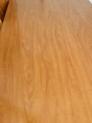 Mesa de comedor de madera