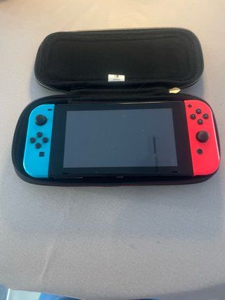 Nintendo Switch + Funda Mario Kart