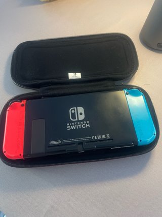 Nintendo Switch + Funda Mario Kart