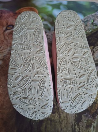 Zuecos rosas forrados talla 32