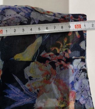 Blusa Stradivarius floral sin mangas Talla L