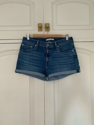 New Levi's jean shorts