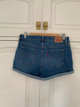 New Levi's jean shorts