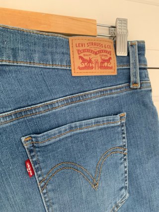 New Levi's jean shorts