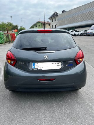 Peugeot 208 2015