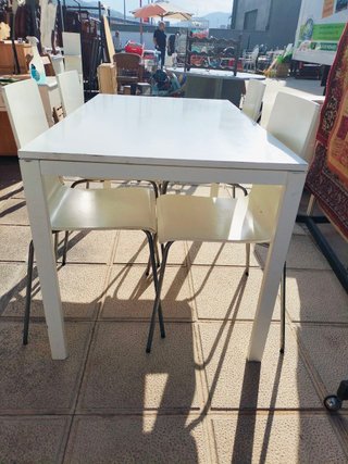 Mesa comedor moderna con 4 sillas