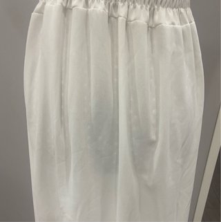 Vestido largo blanco con nudo frontal
