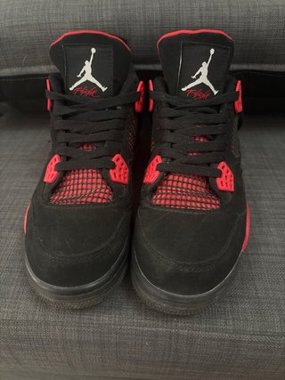 Jordan 4 Negras y Rojas