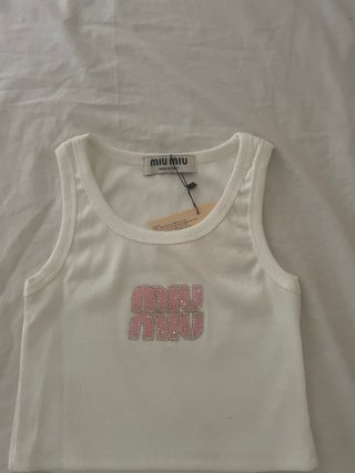 Miu Miu Top Blanco con Logo Rosa Brillante