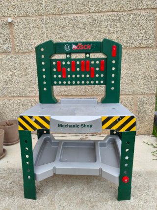 Mesa de herramientas de juguete Bosch