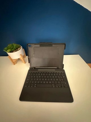iPad Pro 10.5 256GB Gris Espacial + Funda Logitech