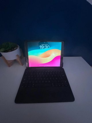 iPad Pro 10.5 256GB Gris Espacial + Funda Logitech
