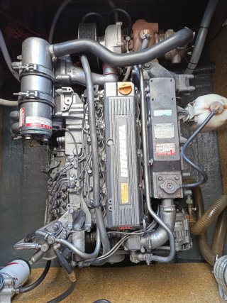 Barco Artaban 735