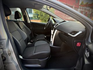 Peugeot 207 2011
