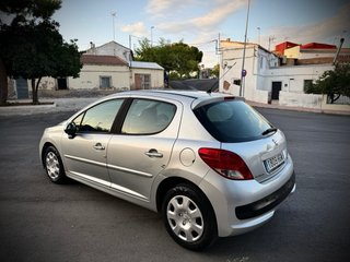 Peugeot 207 2011