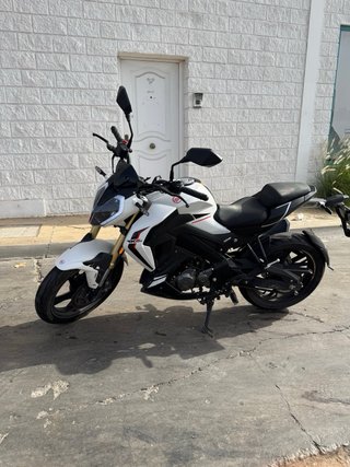 Keeway RKF 125 2023 Blanca y Negra
