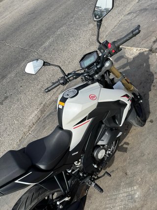 Keeway RKF 125 2023 Blanca y Negra