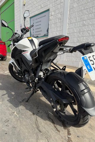 Keeway RKF 125 2023 Blanca y Negra