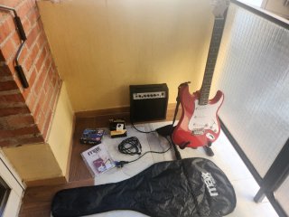 Guitarra Eléctrica Roja