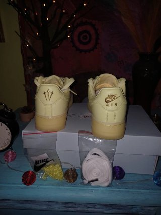 Nike Air Force 1 Edición Limitada Amarillo