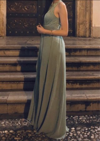 Vestido verde elegante espalda abierta
