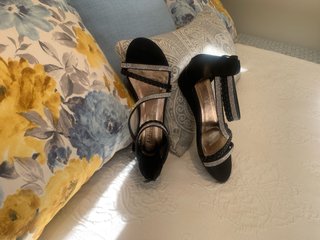 Sandalias Bestir Talla 40 Negras y Plateadas