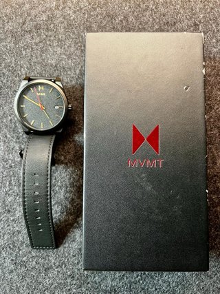 Reloj MVMT Element Caviar 43mm Negro/Dorado