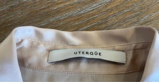 Blusa Uterqüe botones joya beige