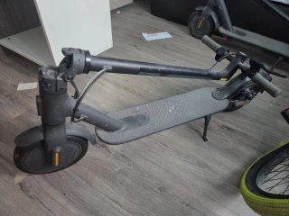 Patinete Xiaomi Essential 30