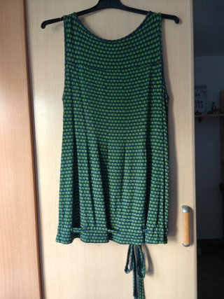 Camiseta de punto azul marino y verde