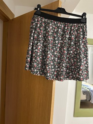 Falda corta floral